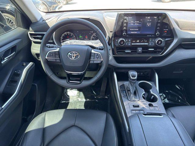 used 2020 Toyota Highlander car, priced at $31,583