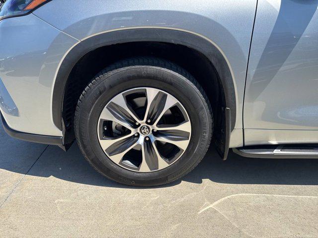 used 2020 Toyota Highlander car, priced at $31,583