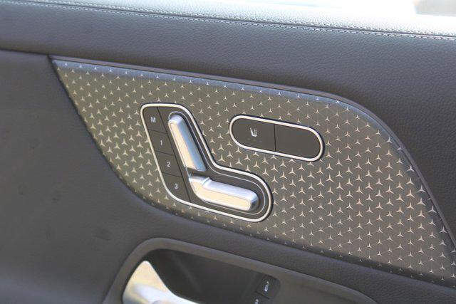 new 2025 Mercedes-Benz GLA 250 car, priced at $51,320