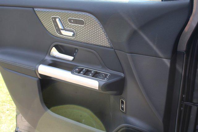 new 2025 Mercedes-Benz GLA 250 car, priced at $51,320