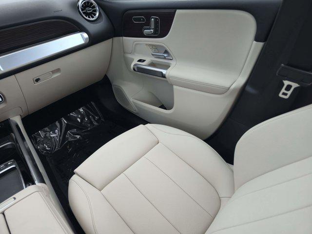 new 2025 Mercedes-Benz GLB 250 car, priced at $49,580