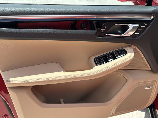 new 2025 Porsche Macan car