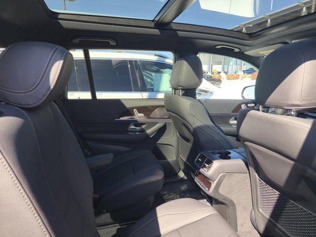 new 2025 Mercedes-Benz GLS 450 car, priced at $92,275