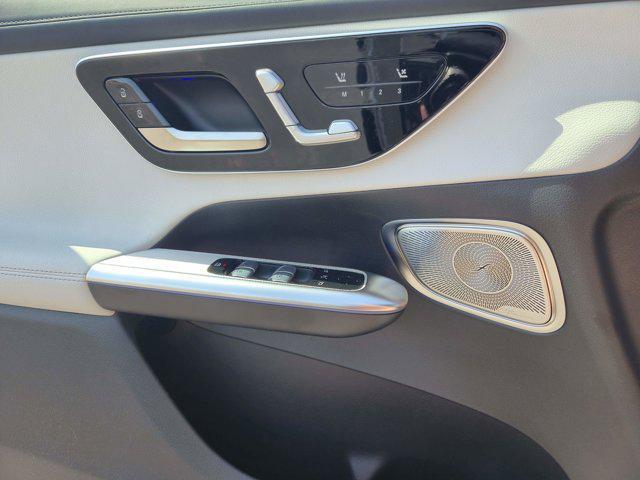 new 2025 Mercedes-Benz GLC 300 car, priced at $62,555