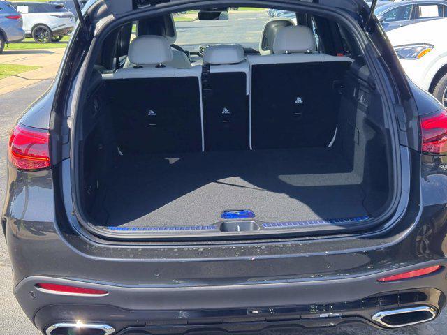 new 2025 Mercedes-Benz GLC 300 car, priced at $62,555