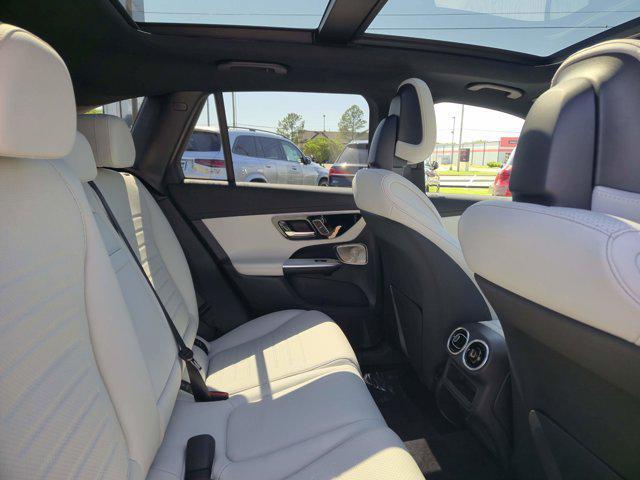 new 2025 Mercedes-Benz GLC 300 car, priced at $62,555