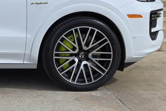new 2025 Porsche Cayenne car