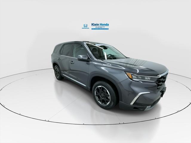 new 2025 Honda Pilot car, priced at $49,625