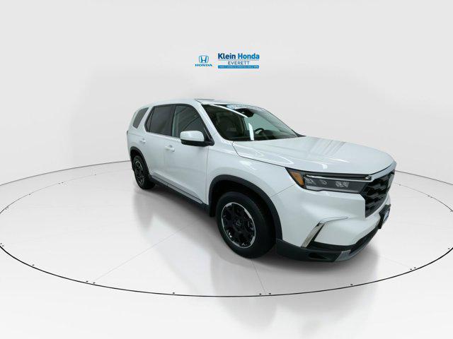 new 2025 Honda Pilot car, priced at $50,080