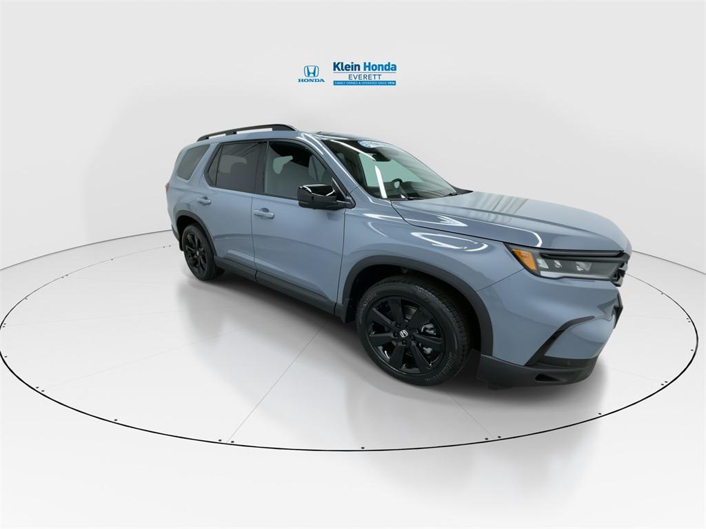 new 2025 Honda Pilot car, priced at $57,260