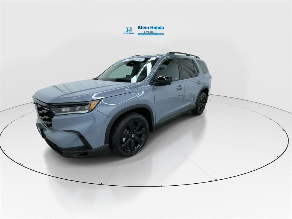 new 2025 Honda Pilot car, priced at $57,260
