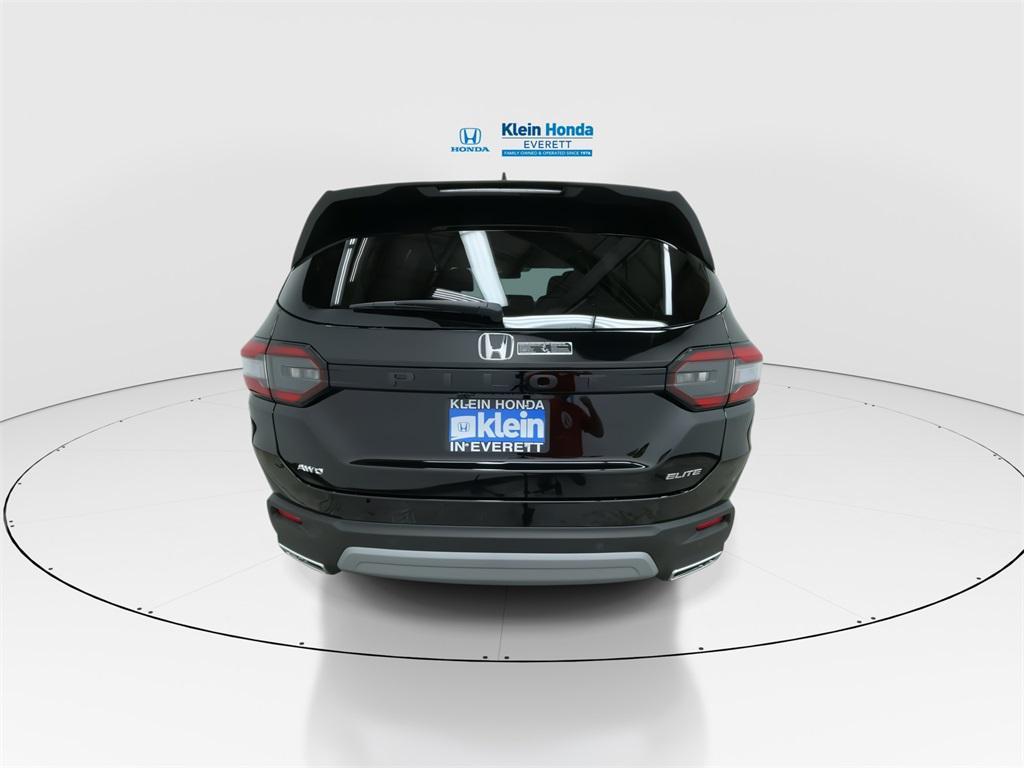 new 2025 Honda Pilot car, priced at $54,575