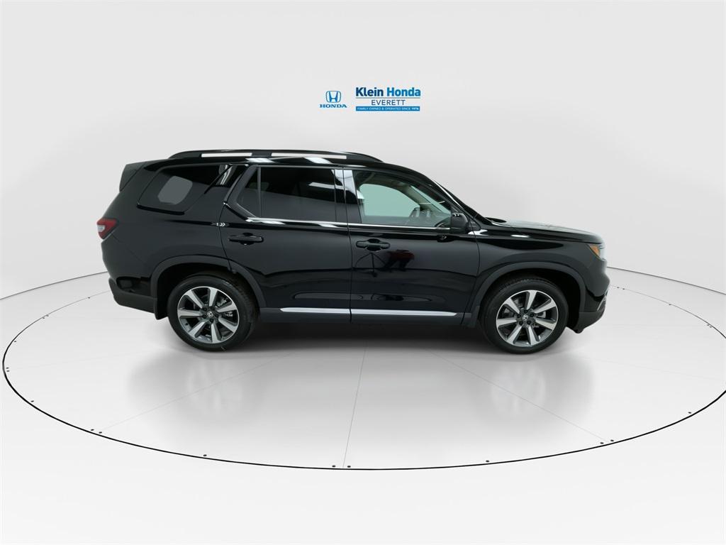 new 2025 Honda Pilot car, priced at $54,575