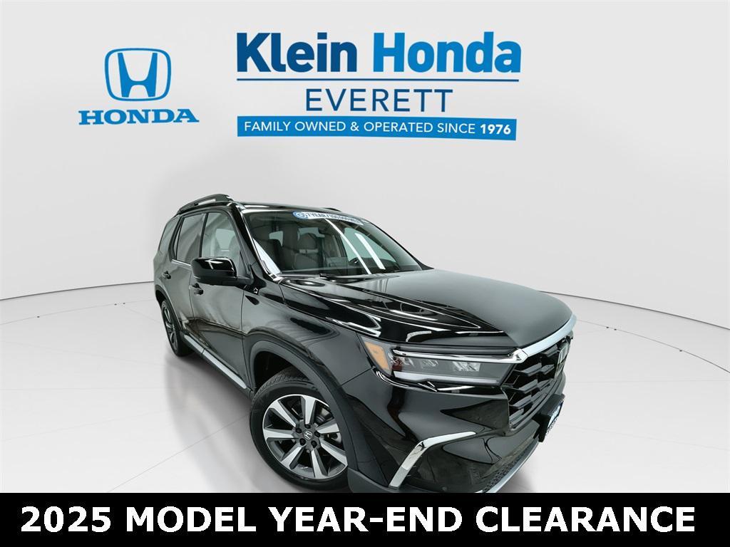 new 2025 Honda Pilot car, priced at $48,698