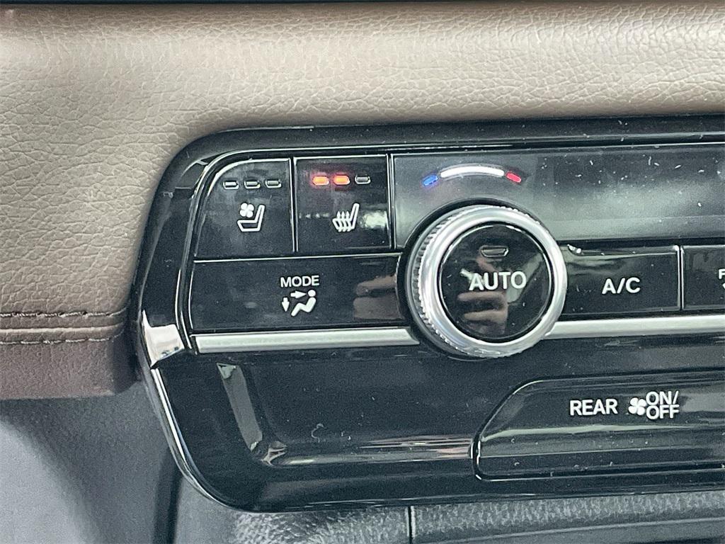 new 2025 Honda Pilot car, priced at $54,575