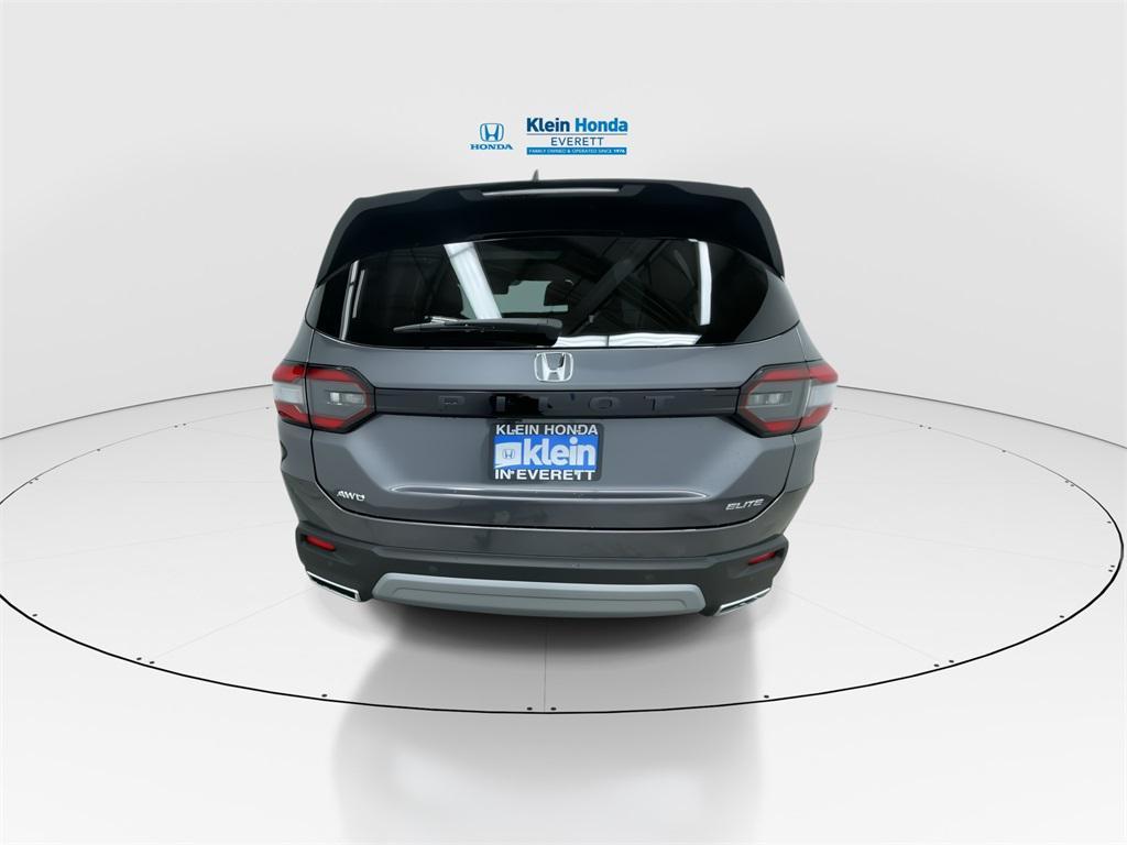 new 2025 Honda Pilot car, priced at $54,575