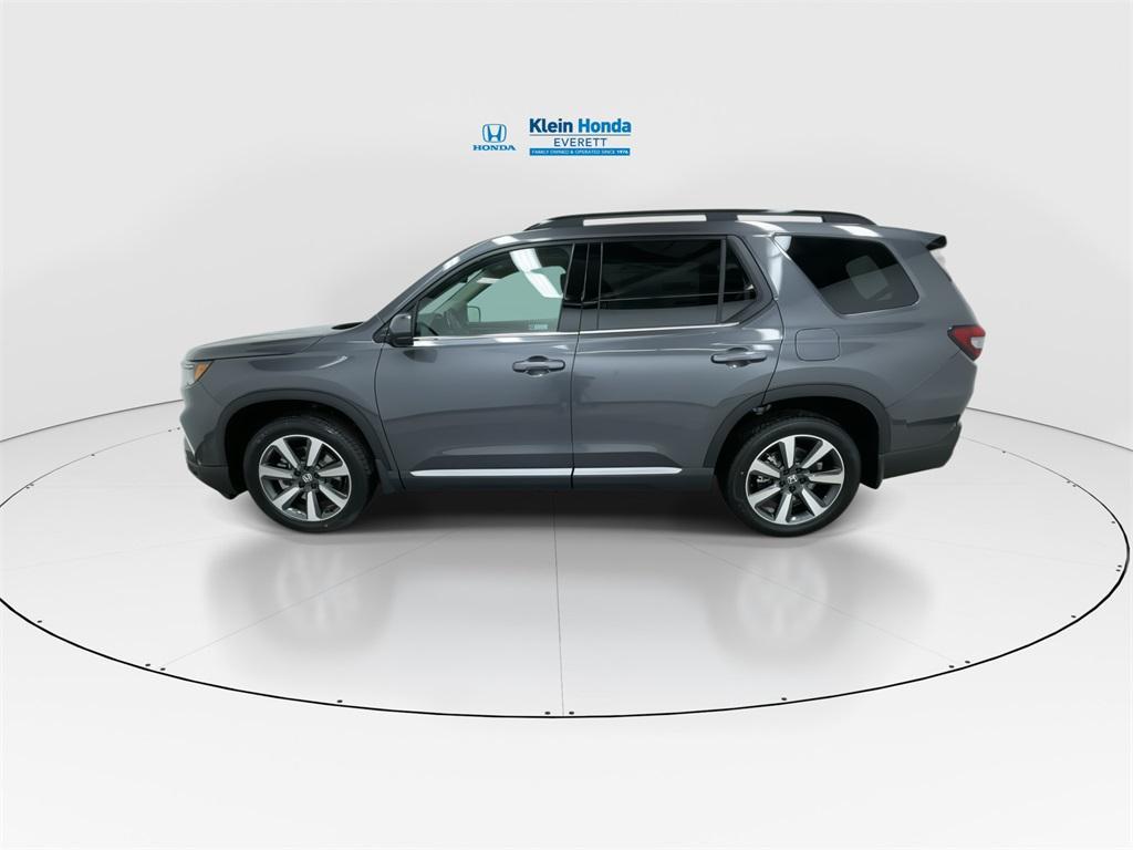 new 2025 Honda Pilot car, priced at $54,575