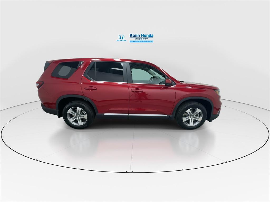 new 2025 Honda Pilot car, priced at $47,550