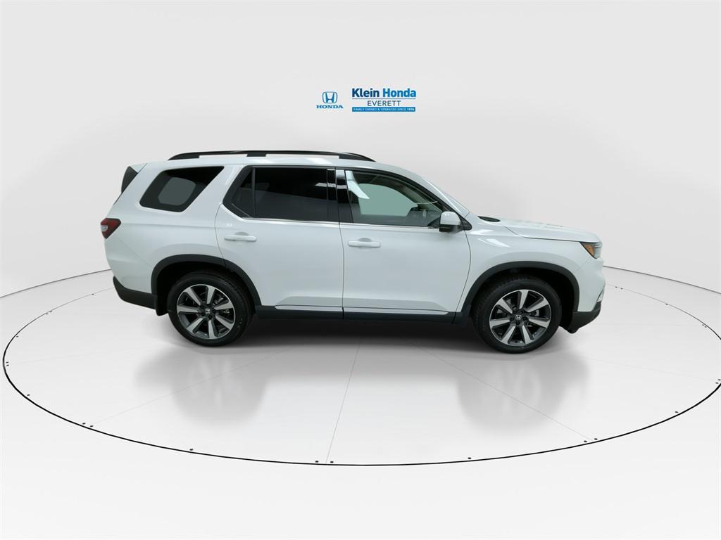 new 2025 Honda Pilot car, priced at $55,030