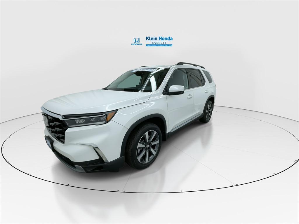 new 2025 Honda Pilot car, priced at $55,030
