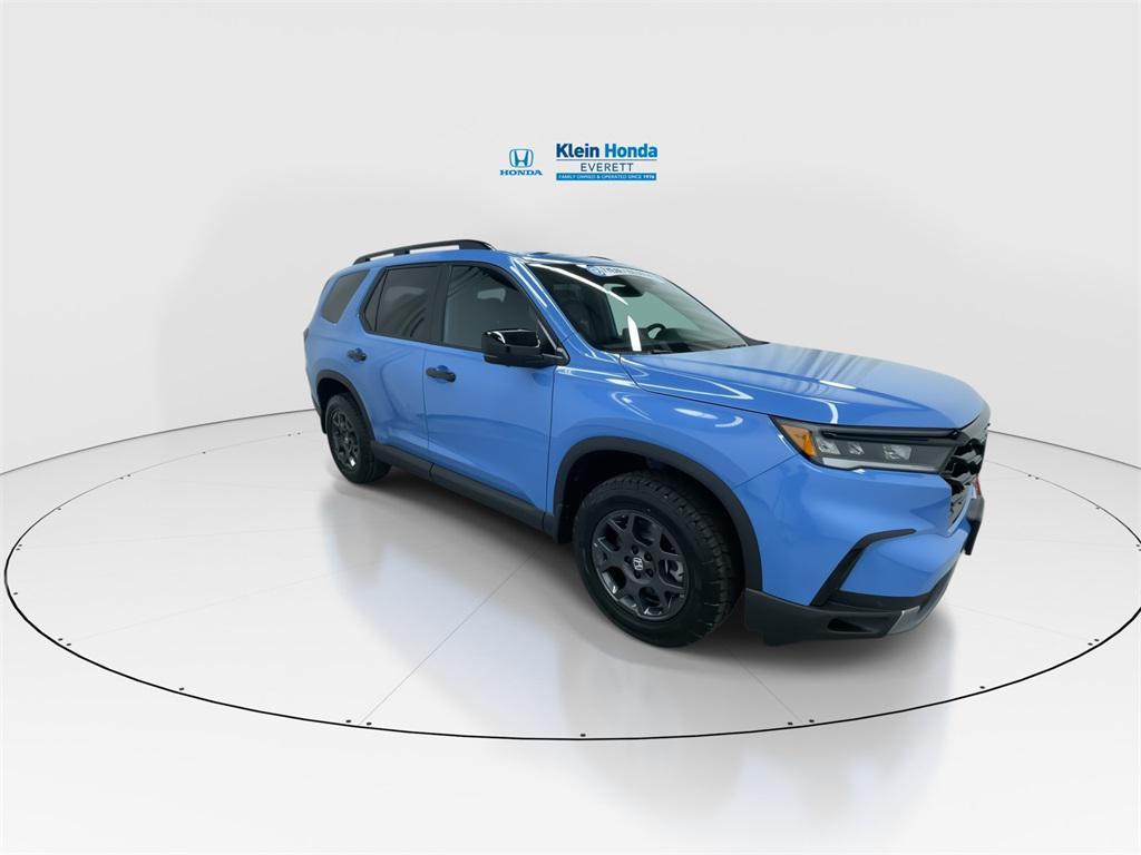 new 2025 Honda Pilot car, priced at $51,830