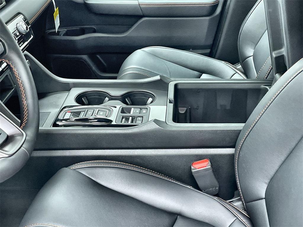 new 2025 Honda Pilot car, priced at $51,830