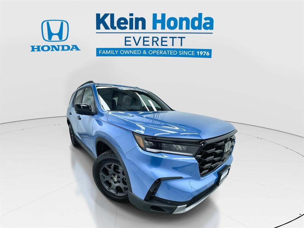 new 2025 Honda Pilot car, priced at $51,830