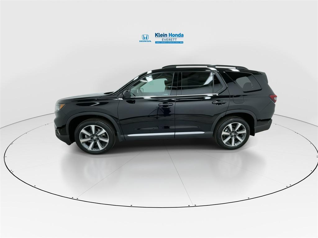 new 2025 Honda Pilot car, priced at $54,575