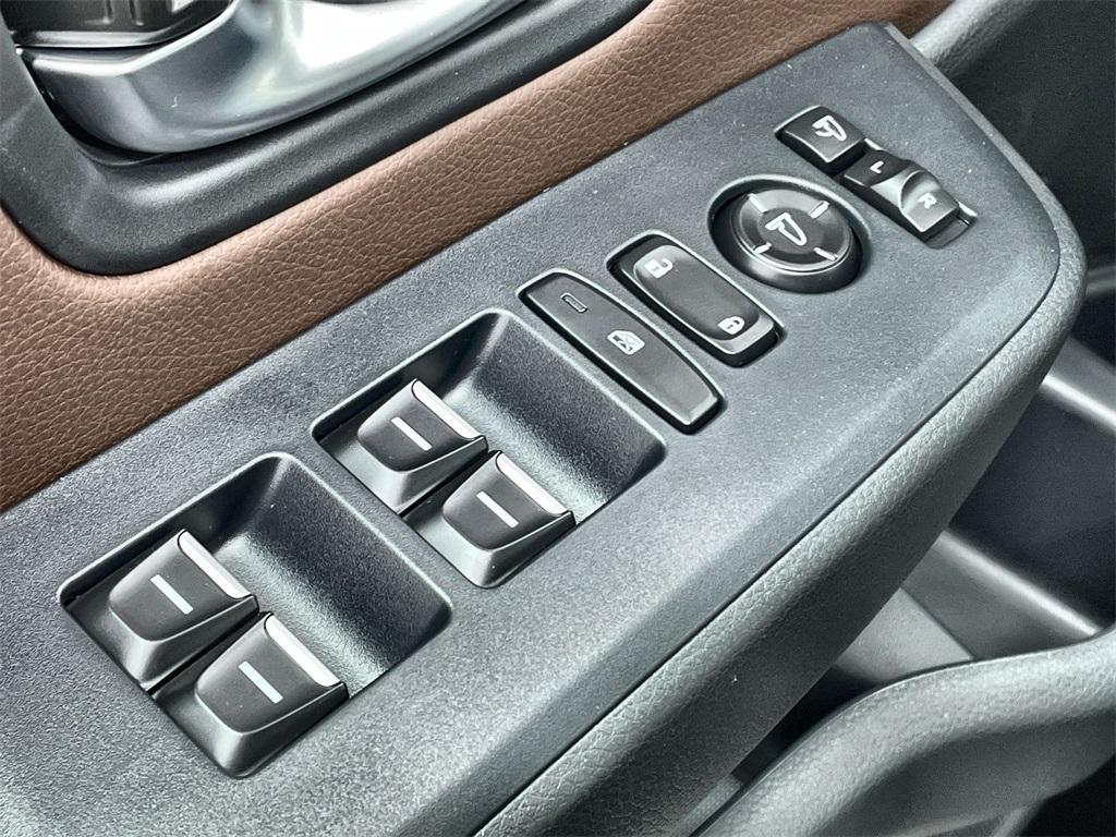 new 2025 Honda Pilot car, priced at $54,575