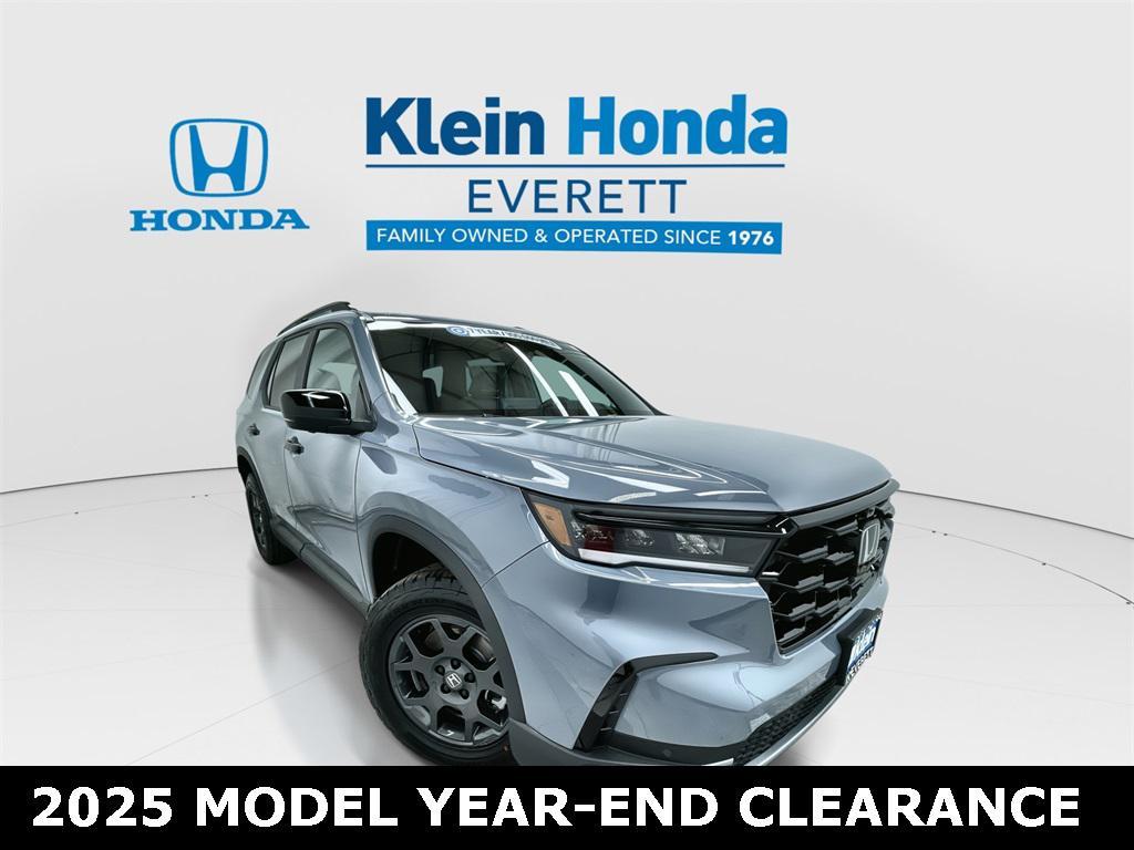 new 2025 Honda Pilot car, priced at $48,498