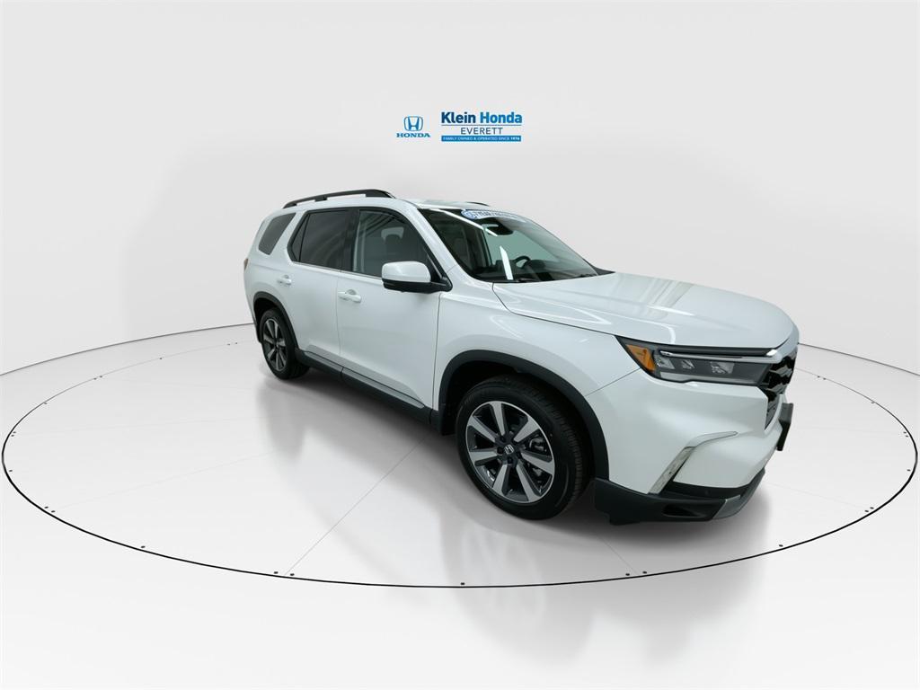 new 2025 Honda Pilot car, priced at $55,030