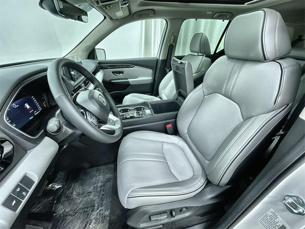 new 2025 Honda Pilot car, priced at $55,030