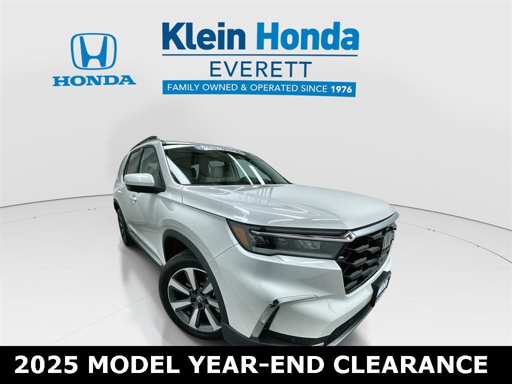new 2025 Honda Pilot car, priced at $55,030