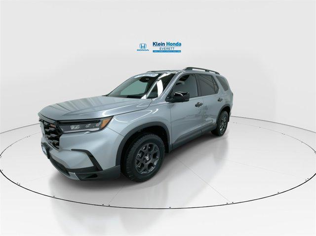 new 2025 Honda Pilot car, priced at $46,275