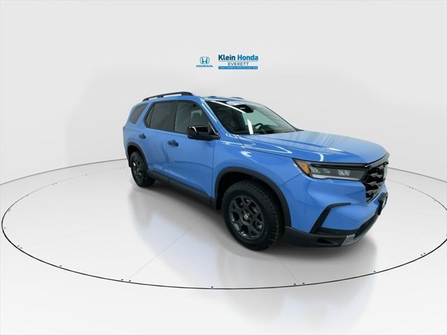 new 2025 Honda Pilot car, priced at $51,305