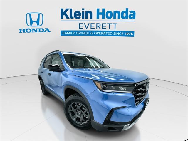 new 2025 Honda Pilot car, priced at $51,305