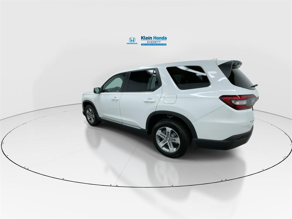 new 2025 Honda Pilot car, priced at $47,550