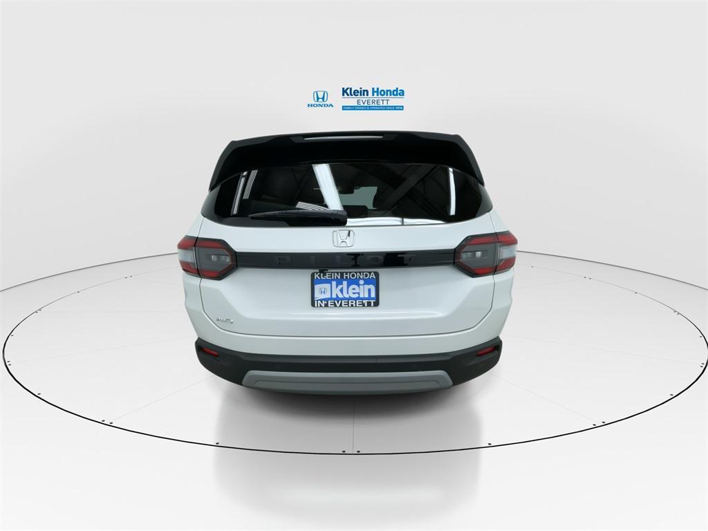 new 2025 Honda Pilot car, priced at $47,550