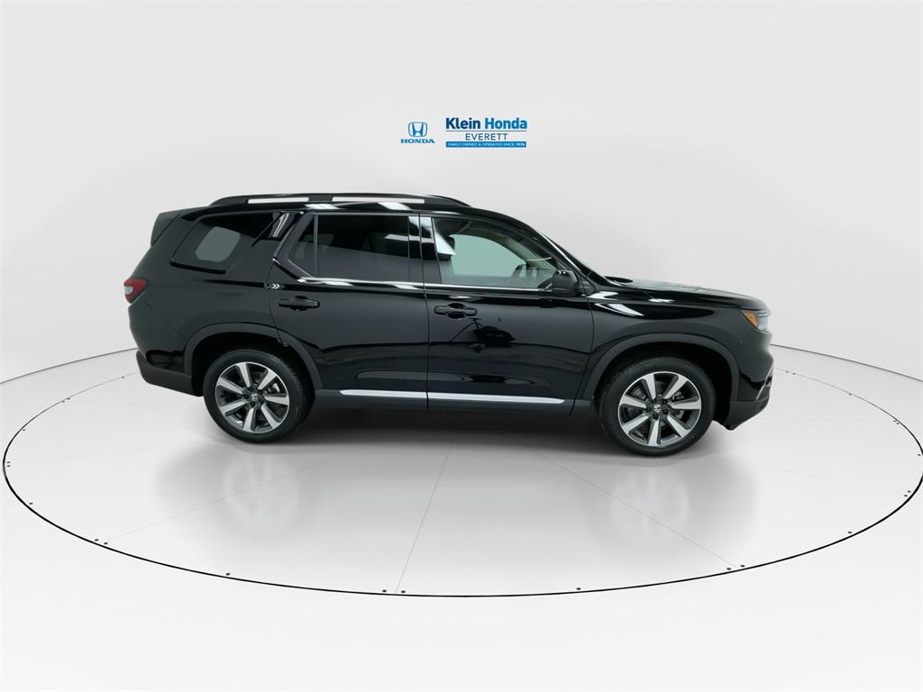 new 2025 Honda Pilot car, priced at $51,825