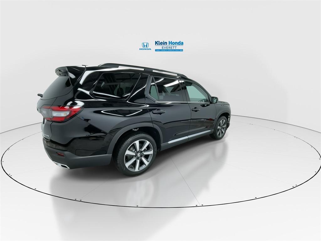 new 2025 Honda Pilot car, priced at $51,825