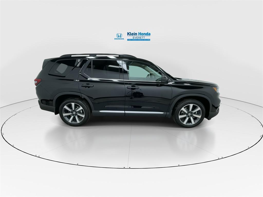 new 2025 Honda Pilot car, priced at $54,575
