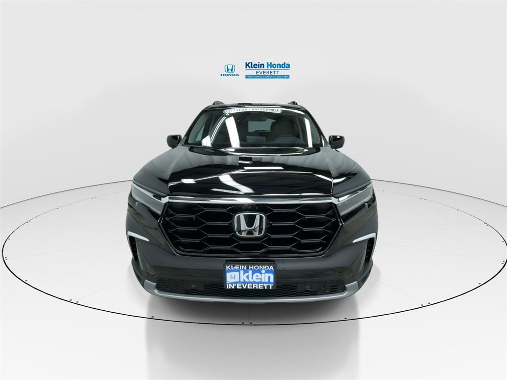new 2025 Honda Pilot car, priced at $54,575