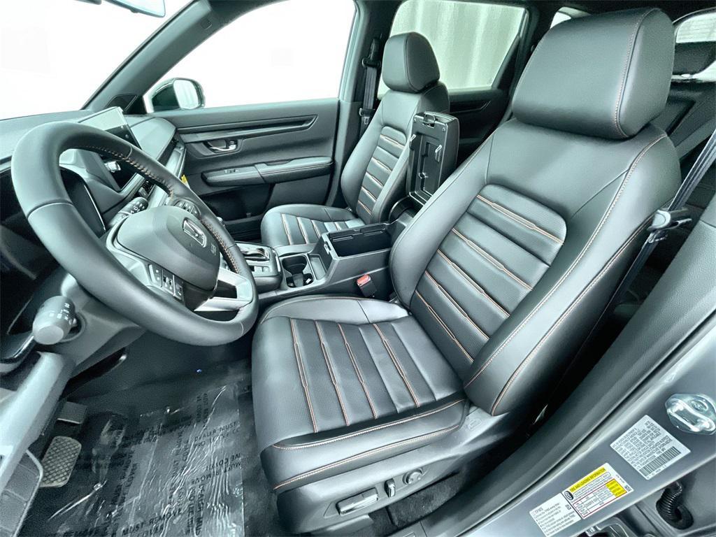 new 2026 Honda CR-V Hybrid car, priced at $41,675