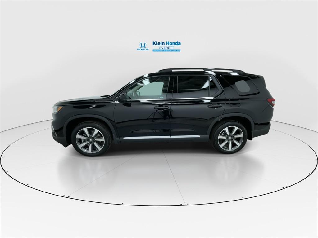 new 2025 Honda Pilot car, priced at $50,713