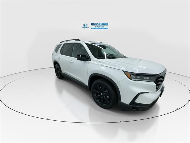 new 2025 Honda Pilot car, priced at $57,215
