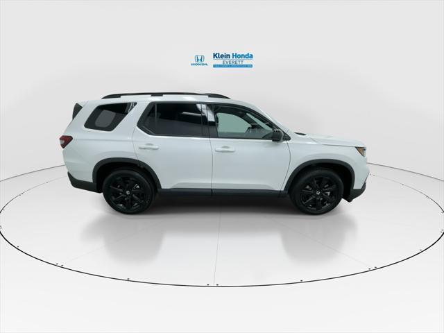 new 2025 Honda Pilot car, priced at $57,215