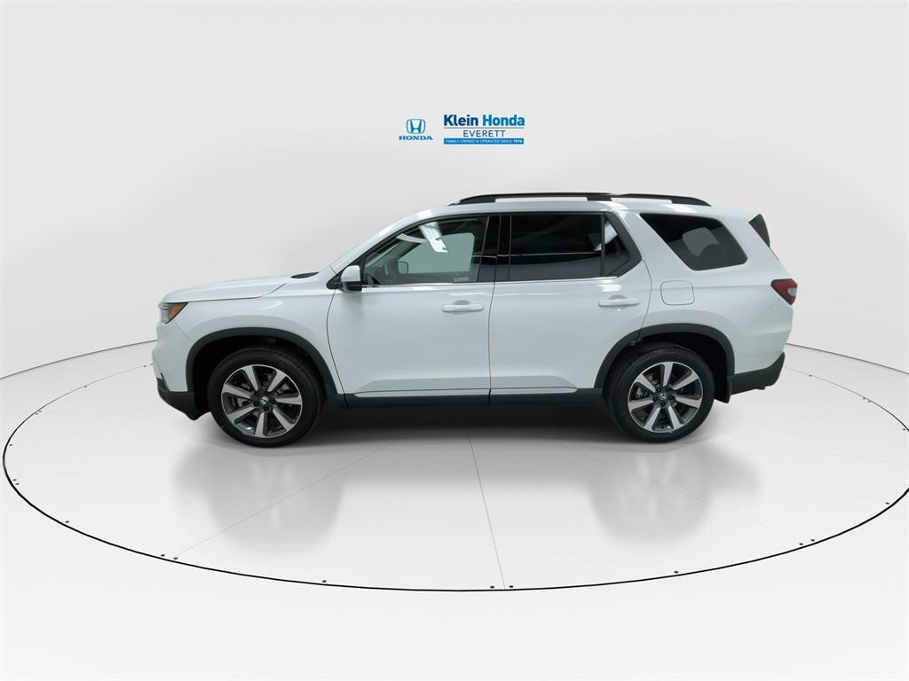 new 2025 Honda Pilot car, priced at $51,550