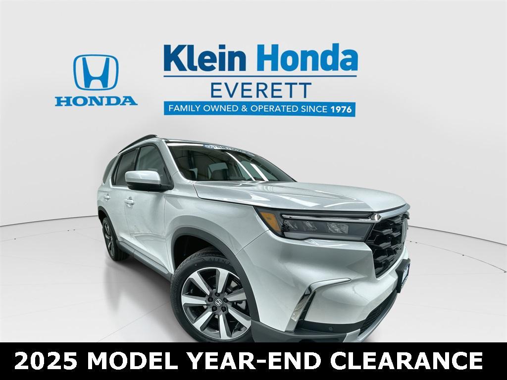new 2025 Honda Pilot car, priced at $51,550