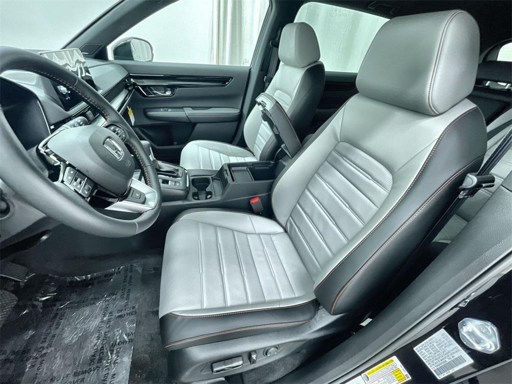 new 2026 Honda CR-V Hybrid car, priced at $43,700
