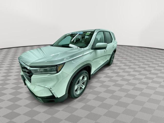 new 2025 Honda Pilot car, priced at $44,599